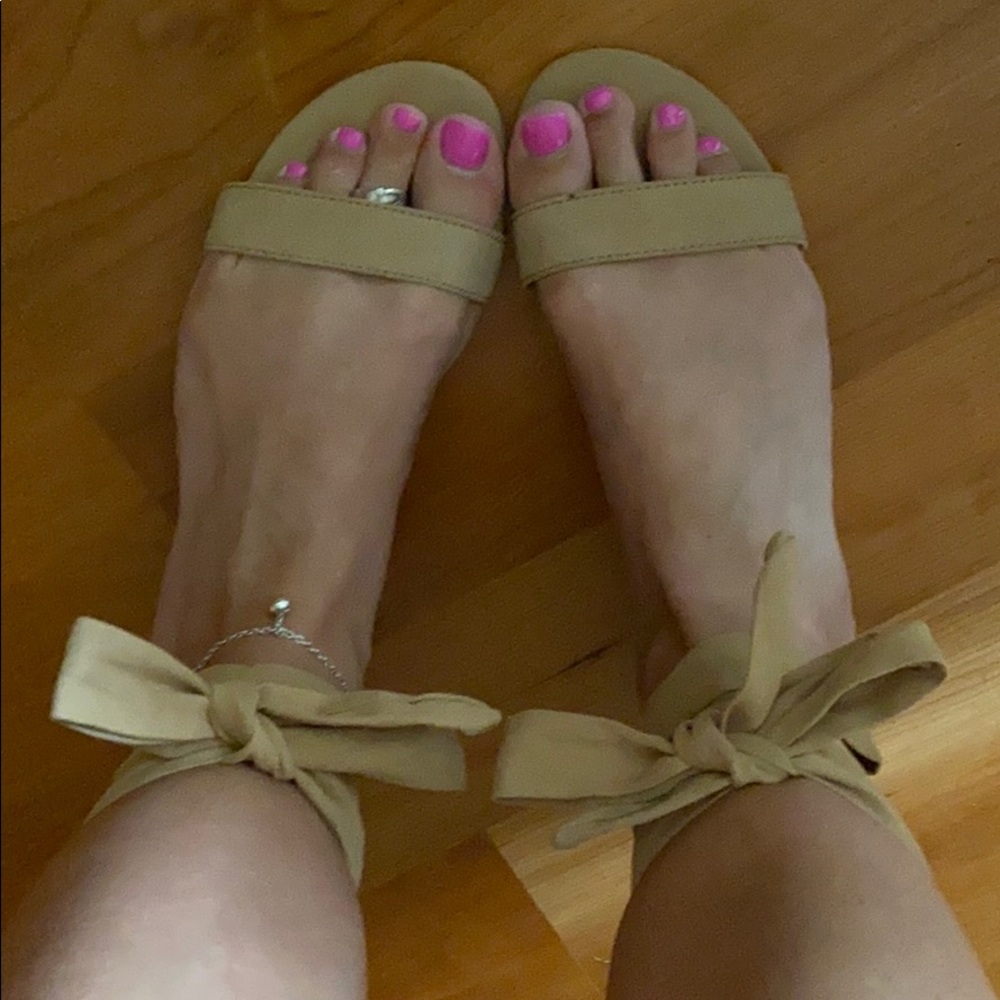 Express beige flat sandals with ankle ties